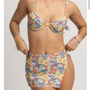 Blackbough floral set